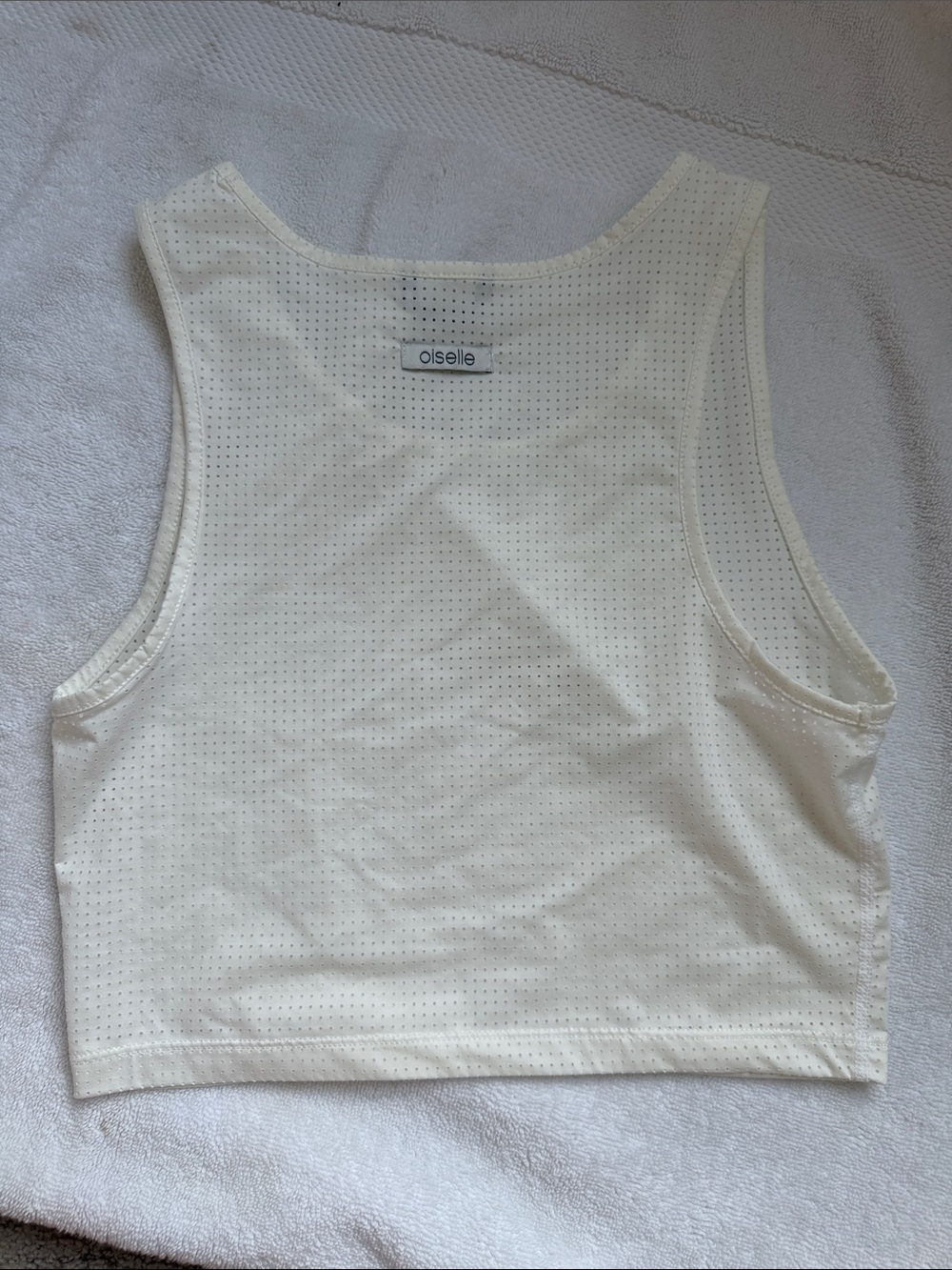 Oiselle Women’s perforated crop top - Picture 2 of 3